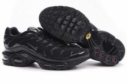  les baskets Nike TN Air Max Plus sont un témoignage de l'engagement de Nike à combiner style et innovation.
