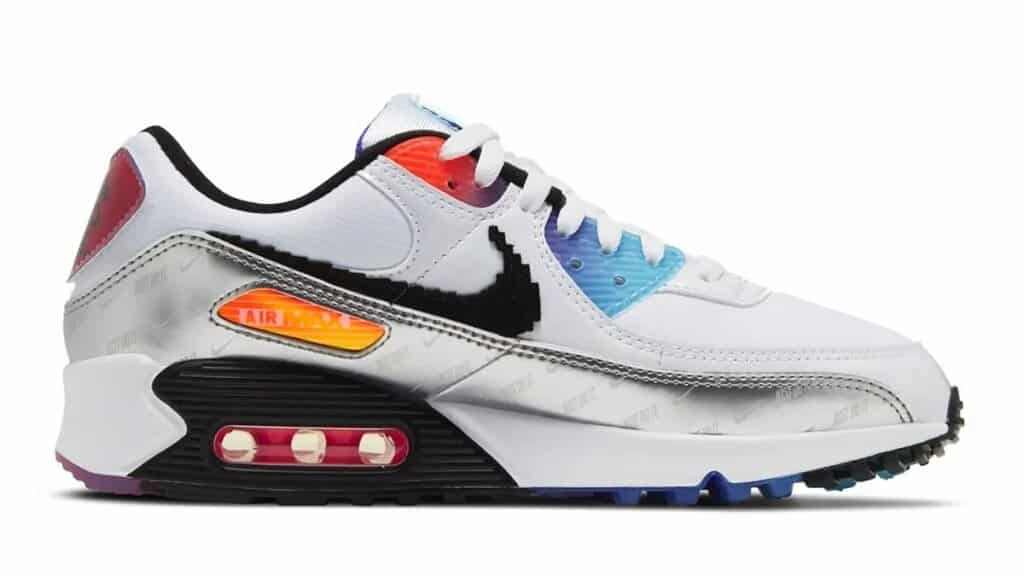 Les baskets Nike Air Max 90 Futura sont des pièces maîtresses de la mode.