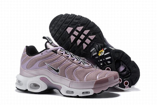 Résultats de l'évolution emblématique de la ligne Nike, les Nike TN Air Max Plus Femme sont un témoignage de l'engagement de Nike à combiner style et innovation.