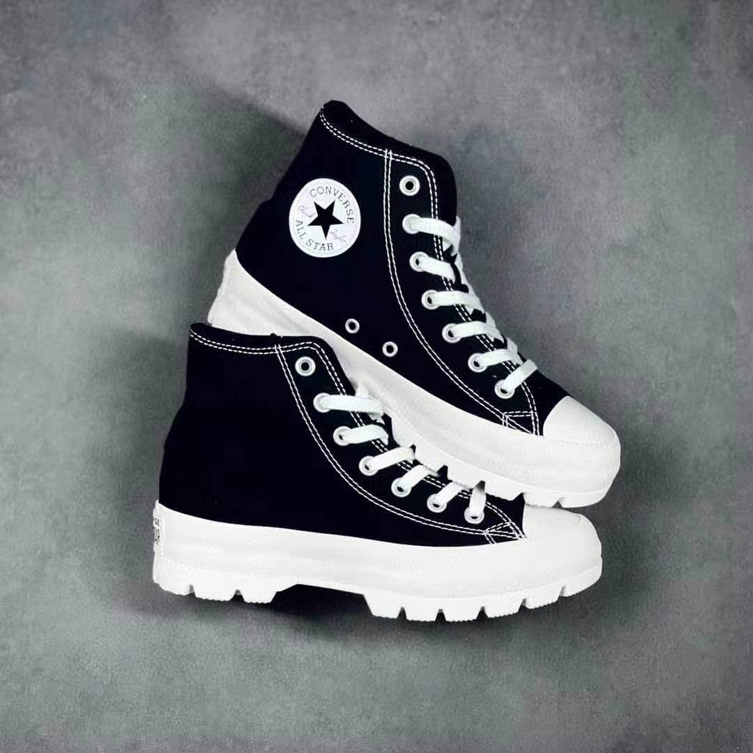 Premièrement : Les baskets Converse Femme se distinguent par leur design iconique et leur esthétique vintage.