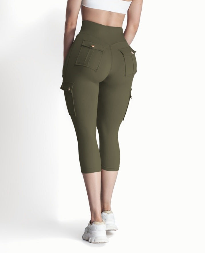 Premièrement : Ce Legging de motard taille haute avec poches à rabat pour soulever les fesses.