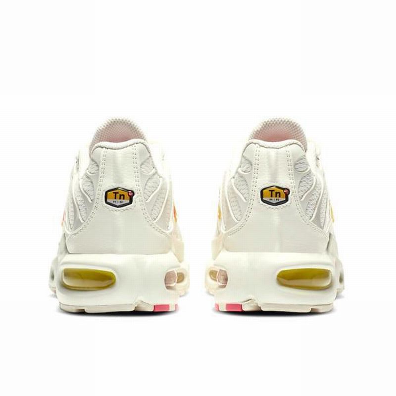 Résultats de l'évolution emblématique de la ligne Nike, les Nike TN Air Max Plus Femme sont un témoignage de l'engagement de Nike à combiner style et innovation.