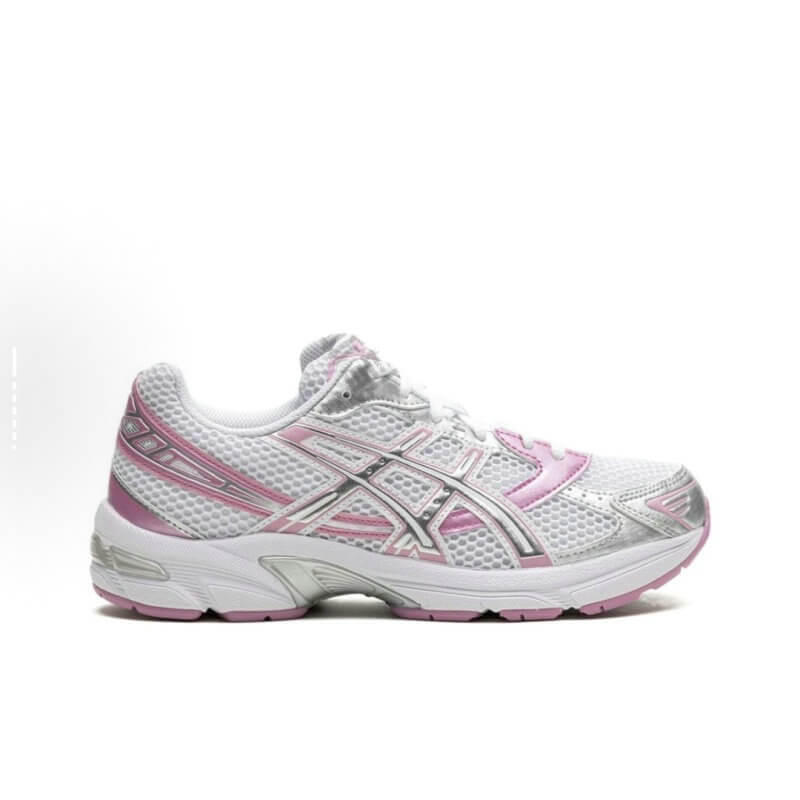 Premièrement :Les baskets Asics  offrent une combinaison parfaite de style et de performance. Leur design élégant et leurs technologies de pointe les rendent idéales pour les coureurs et les amateurs de mode.