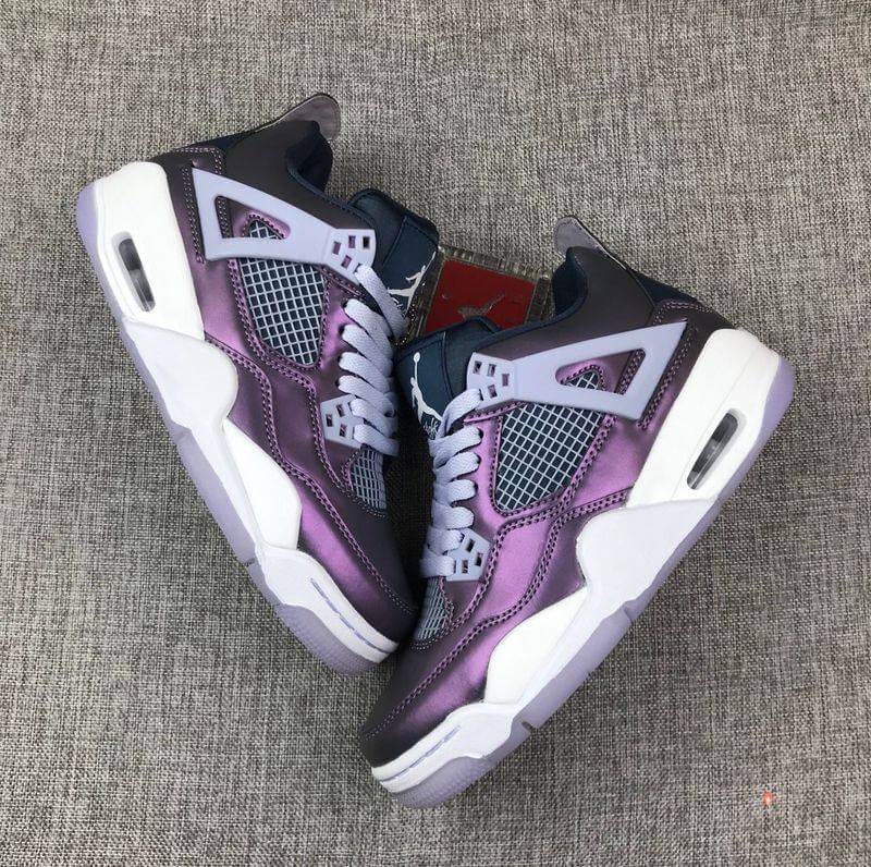 Premièrement : Les baskets Air Jordan 4 Femme se distinguent par leur design iconique et leur capacité à allier style et fonctionnalité.