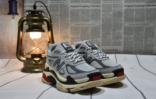 Les baskets New Balance Femme se démarquent par leur esthétique moderne et intemporelle, ainsi que par leur héritage sportif emblématique.