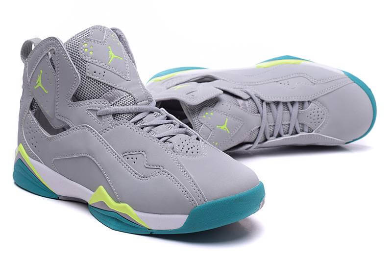 Premièrement, les baskets Air Jordan 7 Femme se distinguent par leur design iconique et leur confort exceptionnel.