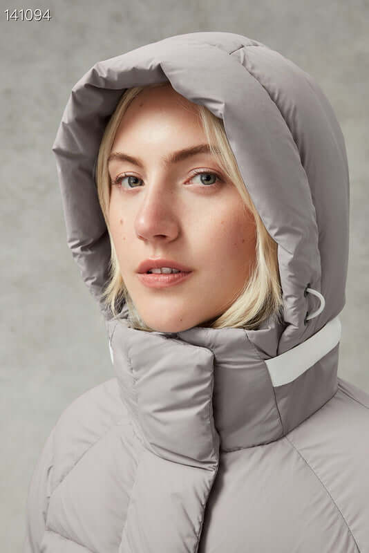 Résultat de l'évolution emblématique de la marque Canada G00se Femme, la Doudoune Canada G00se Femme est un témoignage de l'engagement de Canada G00se à combiner style,