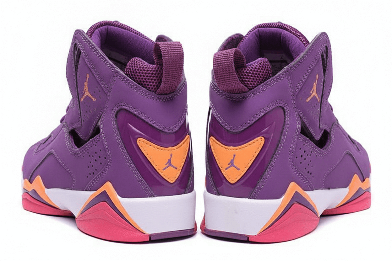 Premièrement, les baskets Air Jordan 7 Femme se distinguent par leur design iconique et leur confort exceptionnel.
