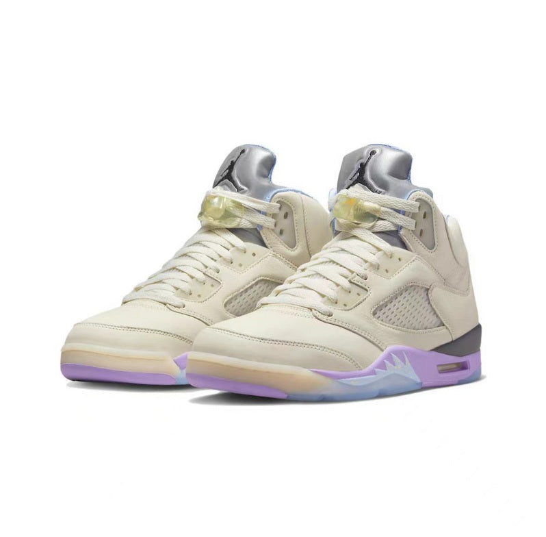 Les baskets Air Jordan 5 Femme permettent de personnaliser votre style tout en bénéficiant d’un confort supérieur.