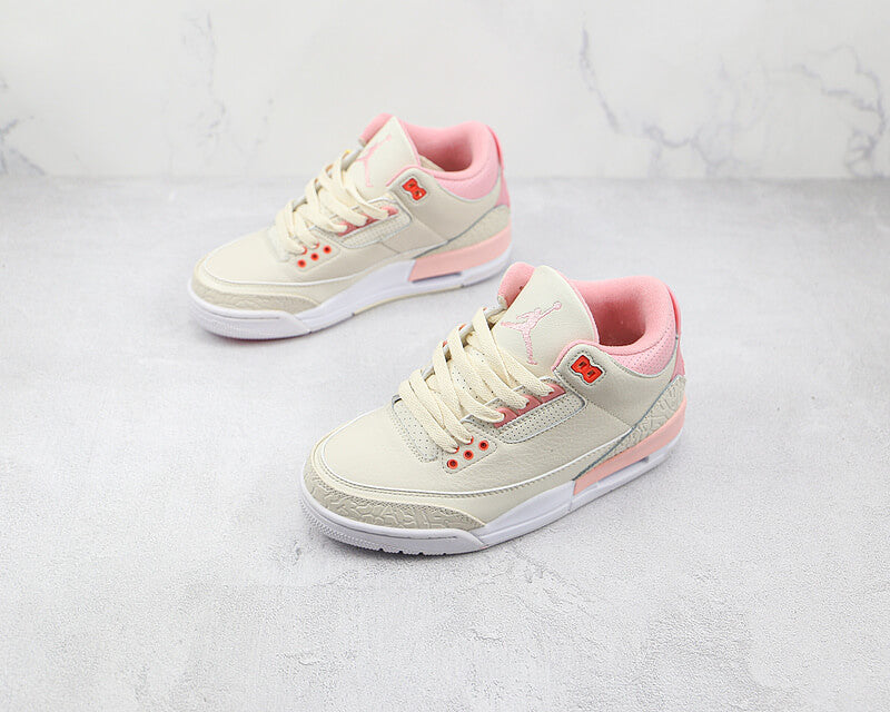 Premièrement, les baskets Air Jordan 3 Femme sont un symbole de style intemporel et de performance de haut niveau.