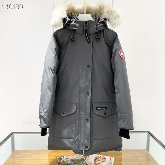 Résultat de l'évolution emblématique de la marque Canada G00se Femme, la Doudoune Canada G00se Femme est un témoignage de l'engagement de Canada G00se à combiner style,