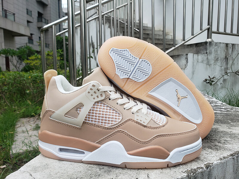 Premièrement : Les baskets Air Jordan 4 Femme se distinguent par leur design iconique et leur capacité à allier style et fonctionnalité.