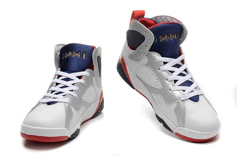 Premièrement, les baskets Air Jordan 7 Femme se distinguent par leur design iconique et leur confort exceptionnel.