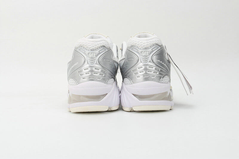 Résultats de l'engagement emblématique de la marque Asics à combiner style et innovation, les sneakers Asics Femme  sont des pièces maîtresses de la mode sportive.