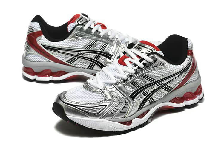 Premièrement :Les baskets Asics GEL-KAYANO offrent une combinaison parfaite de style et de performance.