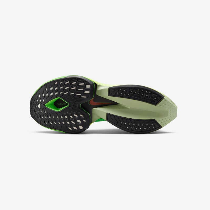 Les baskets Nike Air Zoom Femme se démarquent par leur design sportif et moderne, conçu pour maximiser les performances exceptionnelles 