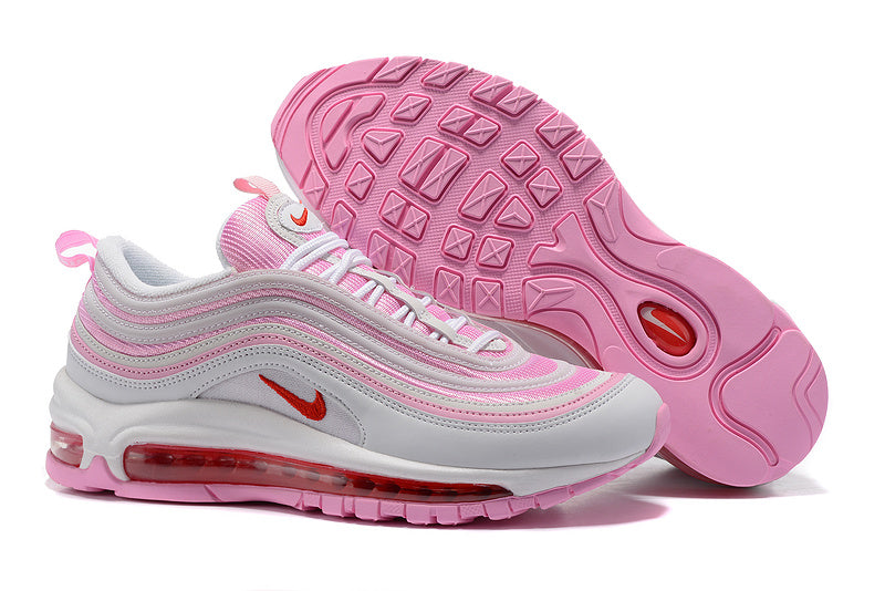 Premièrement, les baskets Nike Air Max 97 Femme incarnent un design emblématique et audacieux.

Inspirées des lignes fluides des trains à grande vitesse japonais.