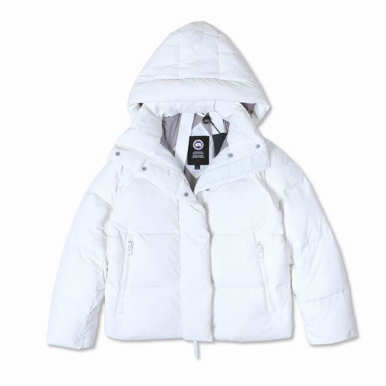 Résultat de l'évolution emblématique de la marque Canada G00se Femme, la Doudoune Canada G00se Femme est un témoignage de l'engagement de Canada G00se à combiner style