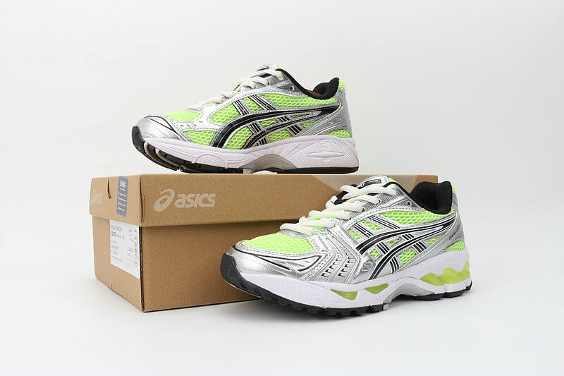 Résultats de l'engagement emblématique de la marque Asics à combiner style et innovation, les sneakers Asics Femme  sont des pièces maîtresses de la mode sportive.