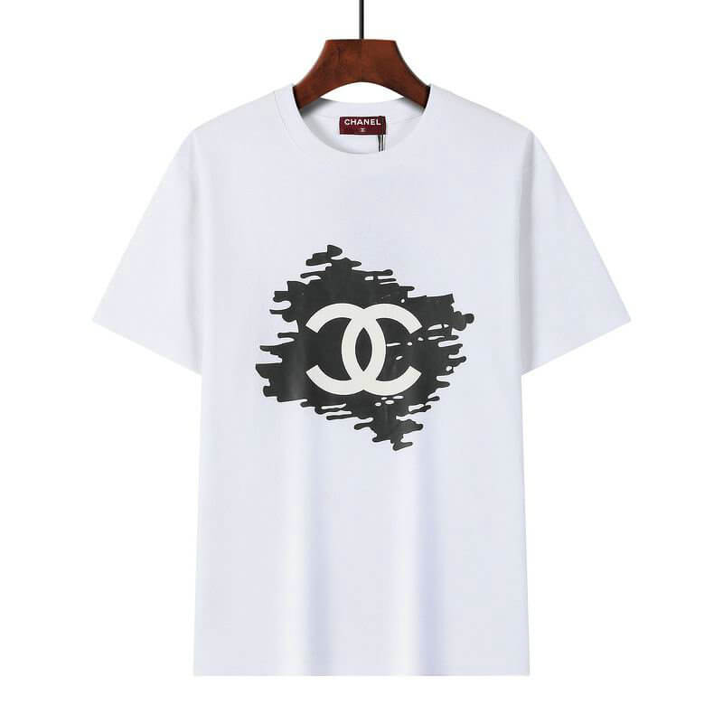 Premièrement : les T shirts Chanel Femme offrent une élégance et un confort inégalés.
