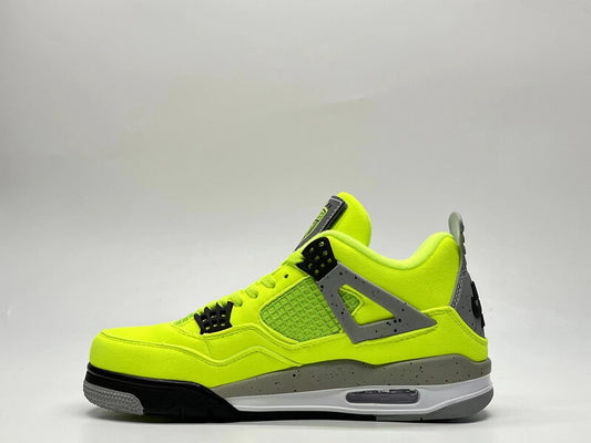 Premièrement : Les baskets Air Jordan 4 Femme se distinguent par leur design iconique et leur capacité à allier style et fonctionnalité.