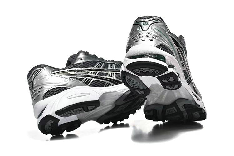 Premièrement :Les baskets Asics GEL-KAYANO offrent une combinaison parfaite de style et de performance.