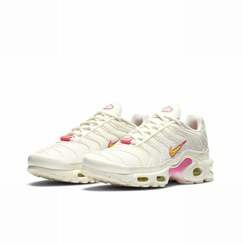 Résultats de l'évolution emblématique de la ligne Nike, les Nike TN Air Max Plus Femme sont un témoignage de l'engagement de Nike à combiner style et innovation.