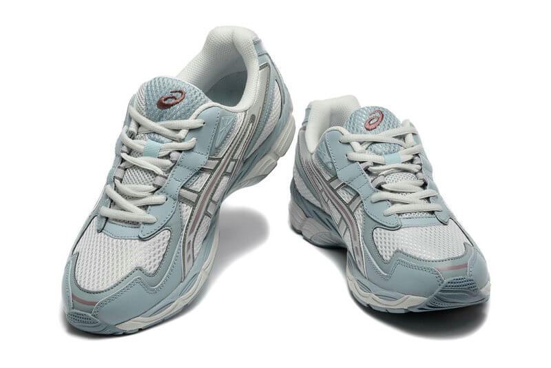 Résultats de l'engagement emblématique de la marque Asics à combiner style et innovation, les sneakers Asics Femme  sont des pièces maîtresses de la mode sportive.