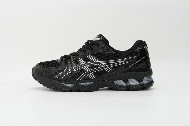 Résultats de l'engagement emblématique de la marque Asics à combiner style et innovation, les sneakers Asics Femme  sont des pièces maîtresses de la mode sportive.