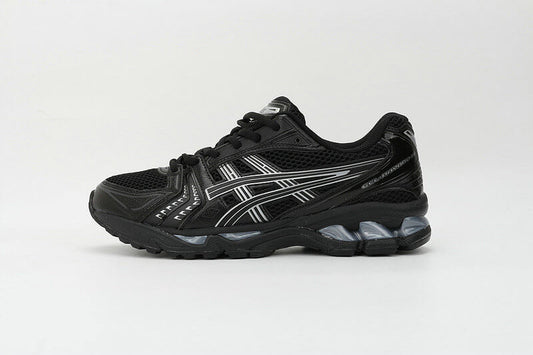 Résultats de l'engagement emblématique de la marque Asics à combiner style et innovation, les sneakers Asics Femme  sont des pièces maîtresses de la mode sportive.