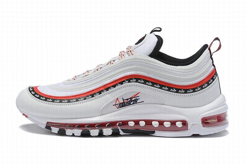 Premièrement, les baskets Nike Air Max 97 Femme incarnent un design emblématique et audacieux.