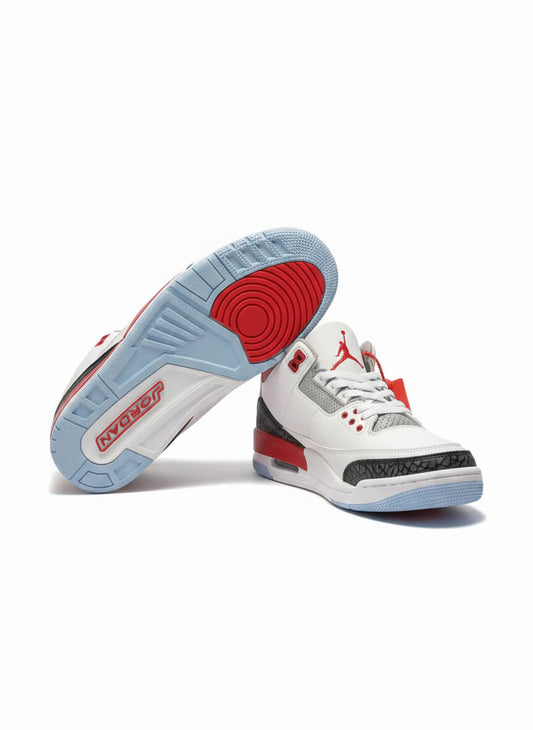 Premièrement, les baskets Air Jordan 3 Femme sont un symbole de style intemporel et de performance de haut niveau.
