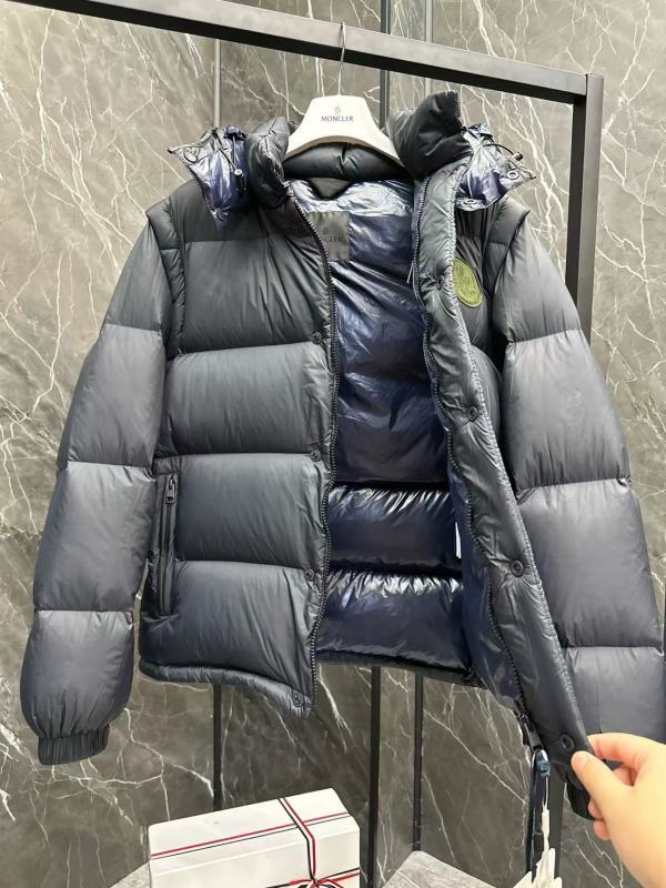 Premièrement : Les doudounes Moncler Femme, ainsi que les manteau Moncler Femme, incarnent un style et un raffinement incomparables.