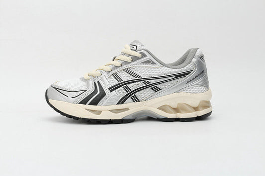 Résultats de l'engagement emblématique de la marque Asics à combiner style et innovation, les sneakers Asics Femme  sont des pièces maîtresses de la mode sportive.