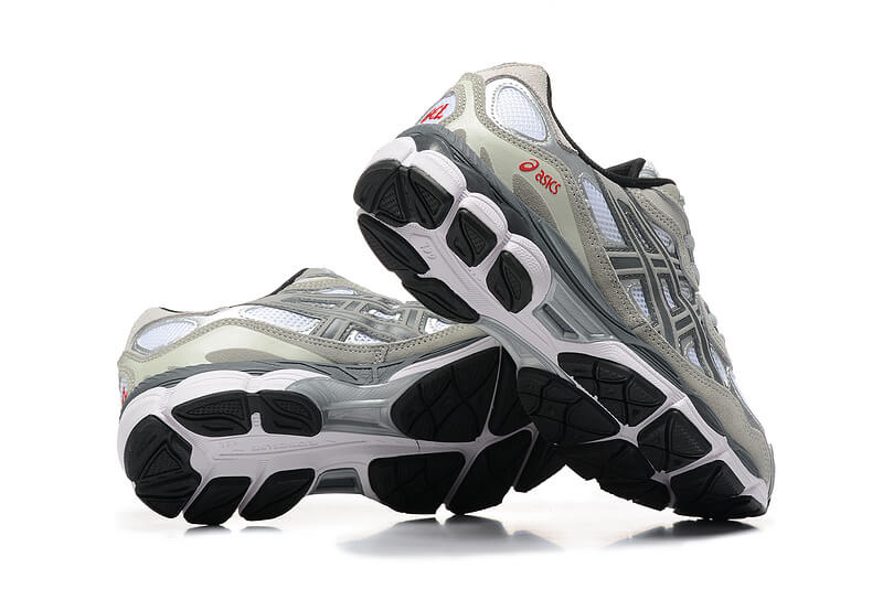 Premièrement :Les baskets Asics  offrent une combinaison parfaite de style et de performance. Leur design élégant et leurs technologies de pointe les rendent idéales pour les coureurs et les amateurs de mode.