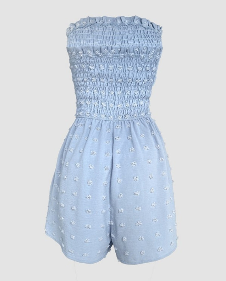 Premièrement : Adoptez un style chic et décontracté avec cette Combinaison courte décontractée à pois , et froncées sans manches avec détails noués et boutons décoratifs femme 