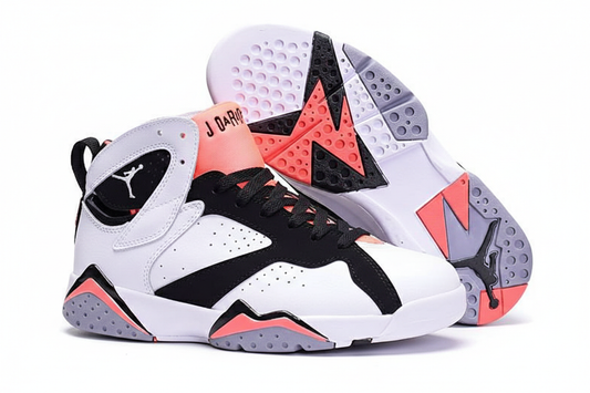 Premièrement, les baskets Air Jordan 7 Femme se distinguent par leur design iconique et leur confort exceptionnel.