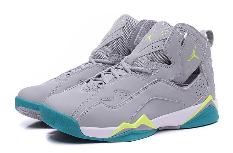 Premièrement, les baskets Air Jordan 7 Femme se distinguent par leur design iconique et leur confort exceptionnel.