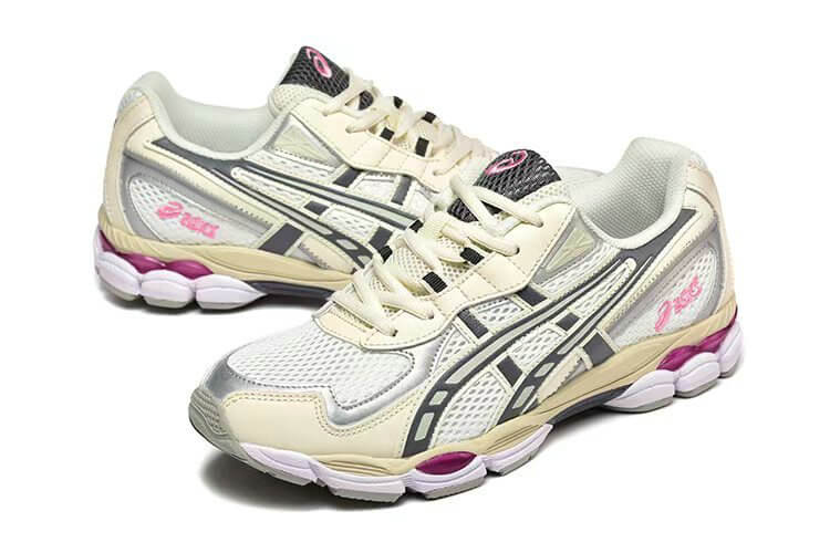 Résultats de l'engagement emblématique de la marque Asics à combiner style et innovation, les sneakers Asics Femme  sont des pièces maîtresses de la mode sportive.