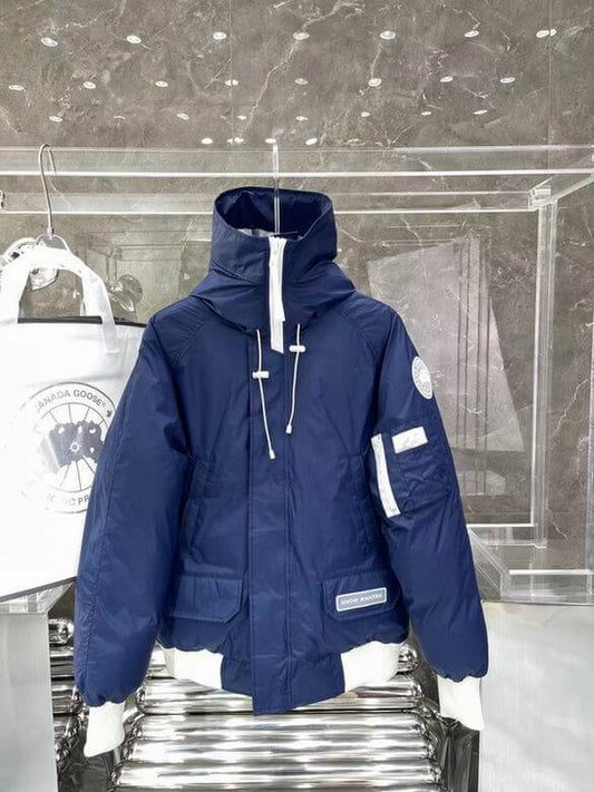 Résultat de l'évolution emblématique de la marque Canada Goose, la doudoune Canada Goose Parka Femme est un témoignage de l'engagement de Canada Goose à combiner style,
