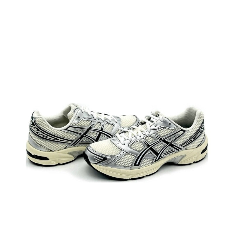 Premièrement :Les baskets Asics  offrent une combinaison parfaite de style et de performance.