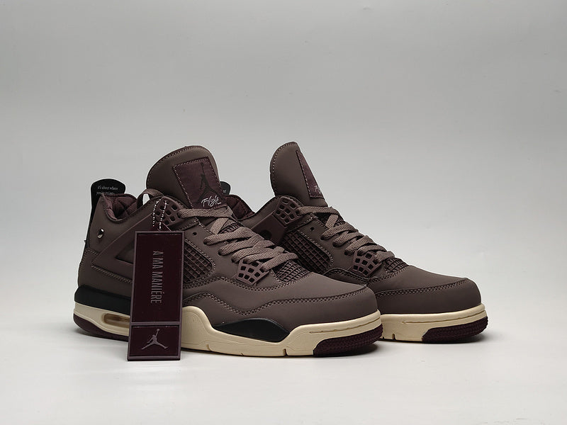 Premièrement : Les baskets Air Jordan 4 Femme se distinguent par leur design iconique et leur capacité à allier style et fonctionnalité.