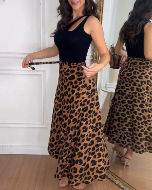 Premièrement : Cette Jupe à lacets léopard chic Femme.