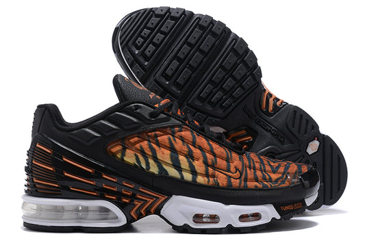 Résultats de l'évolution emblématique de la ligne Nike, les Nike TN Air Max Plus Femme sont un témoignage de l'engagement de Nike à combiner style et innovation.