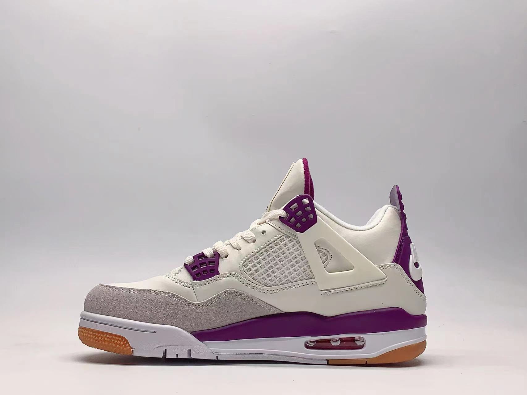 Premièrement : Les baskets Air Jordan 4 Femme se distinguent par leur design iconique et leur capacité à allier style et fonctionnalité.