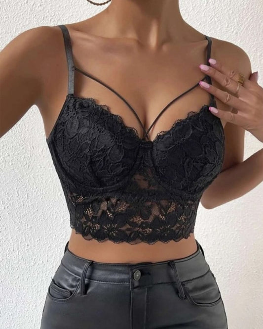 Premièrement : Ce Haut court en dentelle à col en Vet bretelles spaghetti à deux couches Femme.