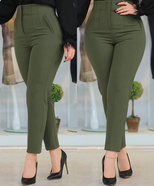 Premièrement : Ce Pantalon de travail court taille haute Femme .