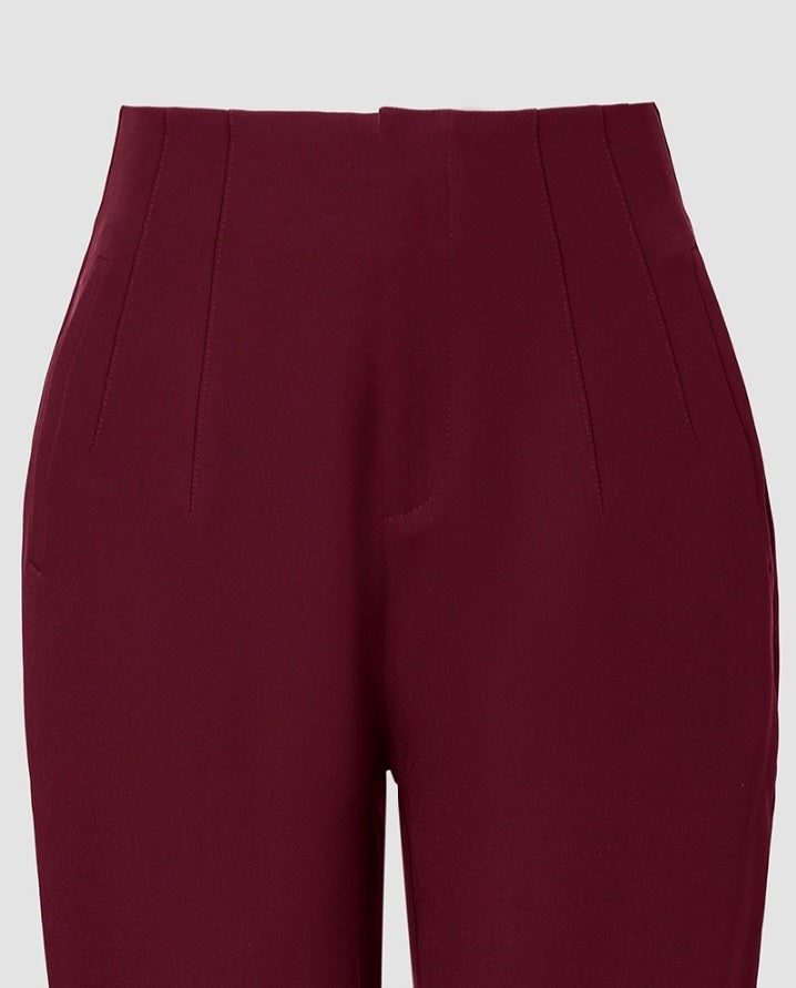 Premièrement : Ce Pantalon de travail court taille haute Femme .