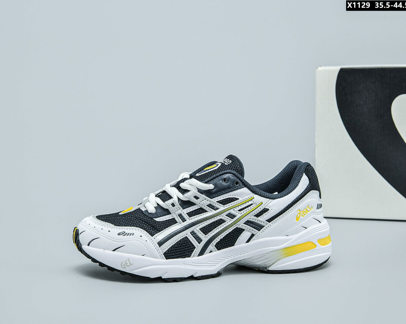 Résultats de l'engagement emblématique de la marque Asics à combiner style et innovation, les sneakers Asics Femme  sont des pièces maîtresses de la mode sportive.
