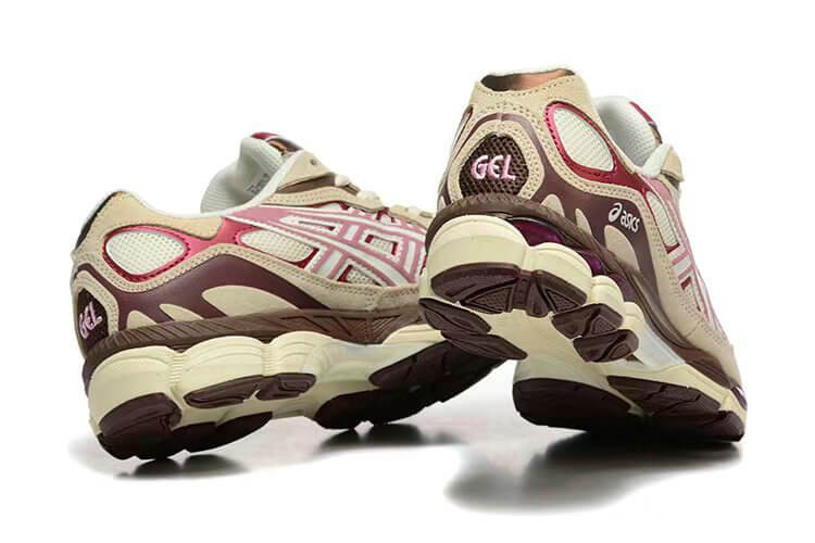 Premièrement :Les baskets Asics  offrent une combinaison parfaite de style et de performance. Leur design élégant et leurs technologies de pointe les rendent idéales pour les coureurs et les amateurs de mode.